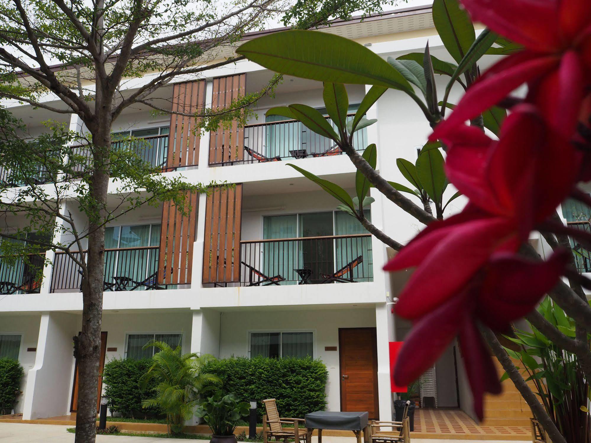Crystal Lamai Hotel Екстер'єр фото